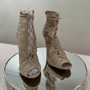 Chinese Laundry Lace Up Lacy Boot sz 9
